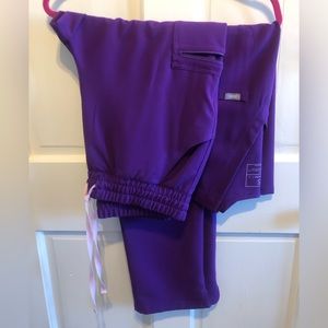 Figs scrubs set Purple Magic - Catarina L top, high wasted Yola M bottoms